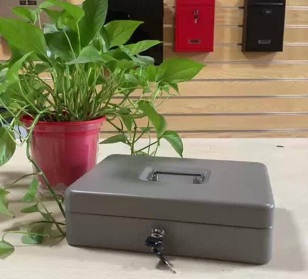 auto lock bottom boxes